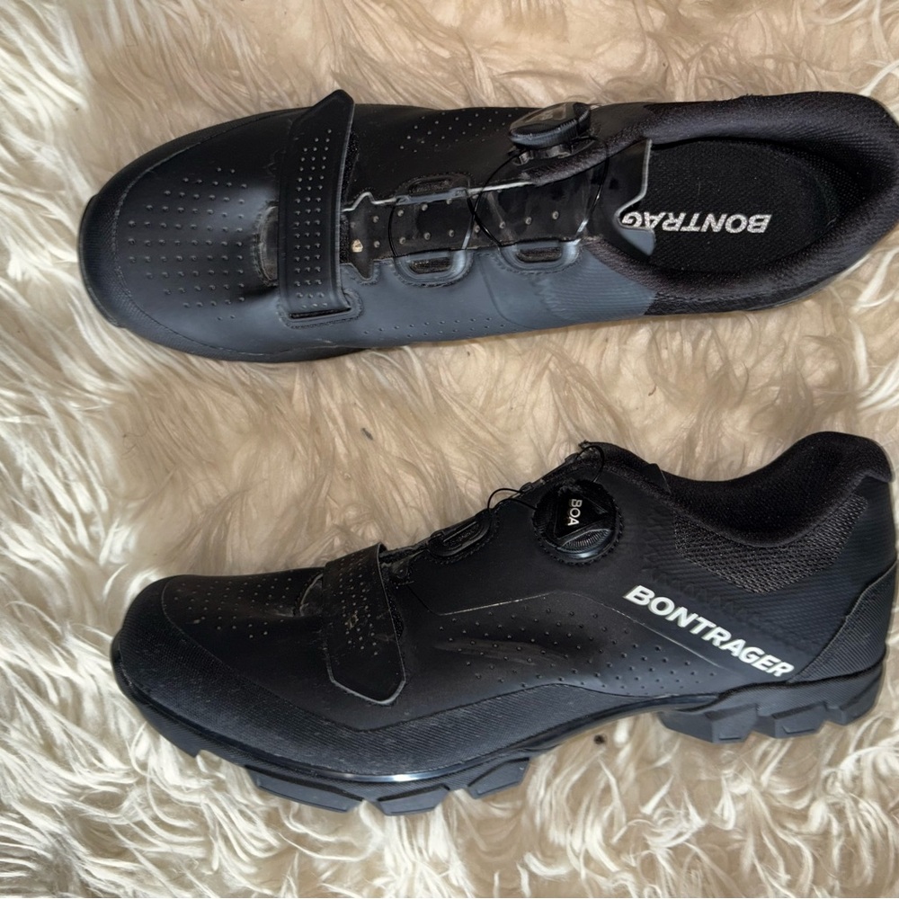 Bontrager Men's Black Athletic Cycling Shoes with BOA Closure